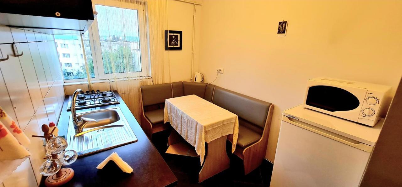 Ultracentral Apartments Bacău Esterno foto